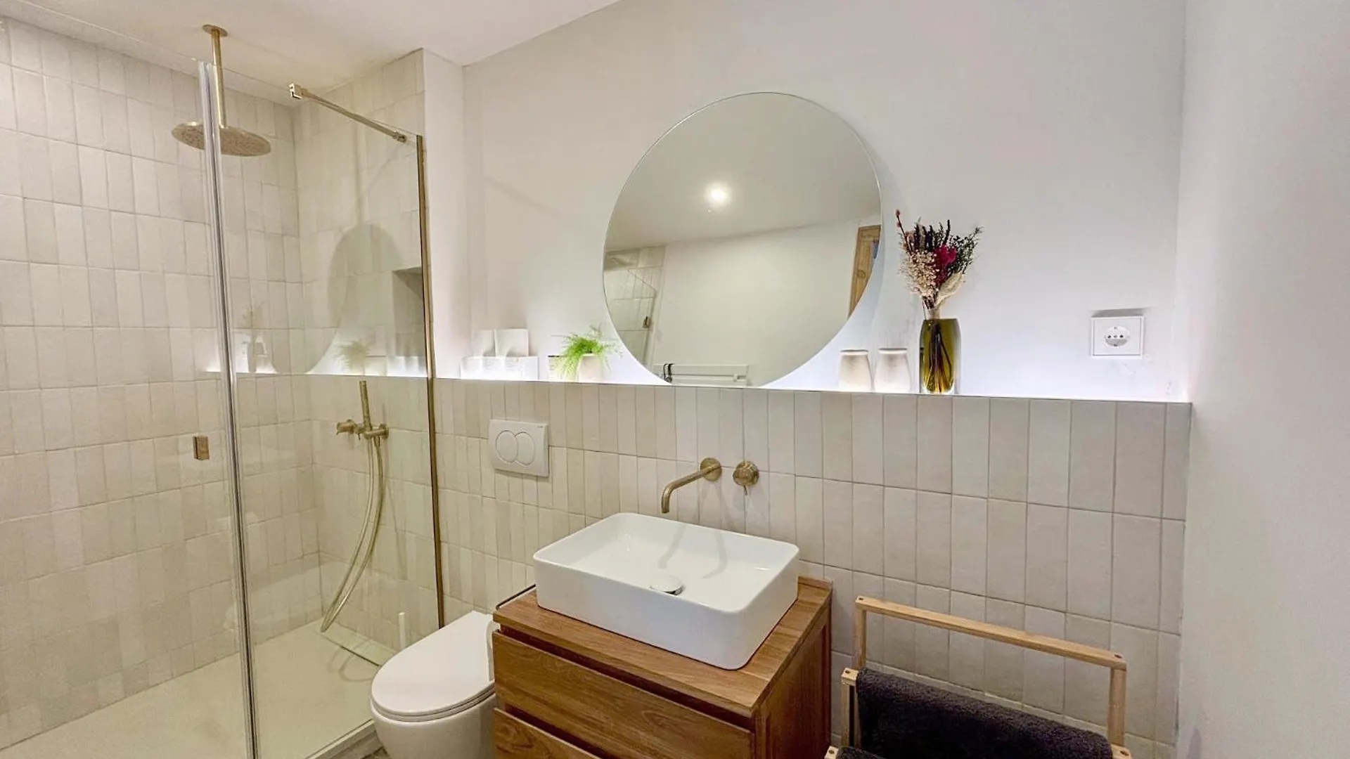 Homestay Cozy Suite In A Historic House Near The Sea Vilanova i la Geltru