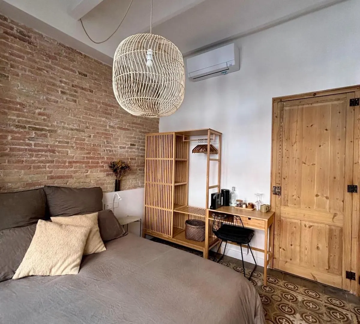 Cozy Suite In A Historic House Near The Sea Vilanova i la Geltru 0*,  Spain